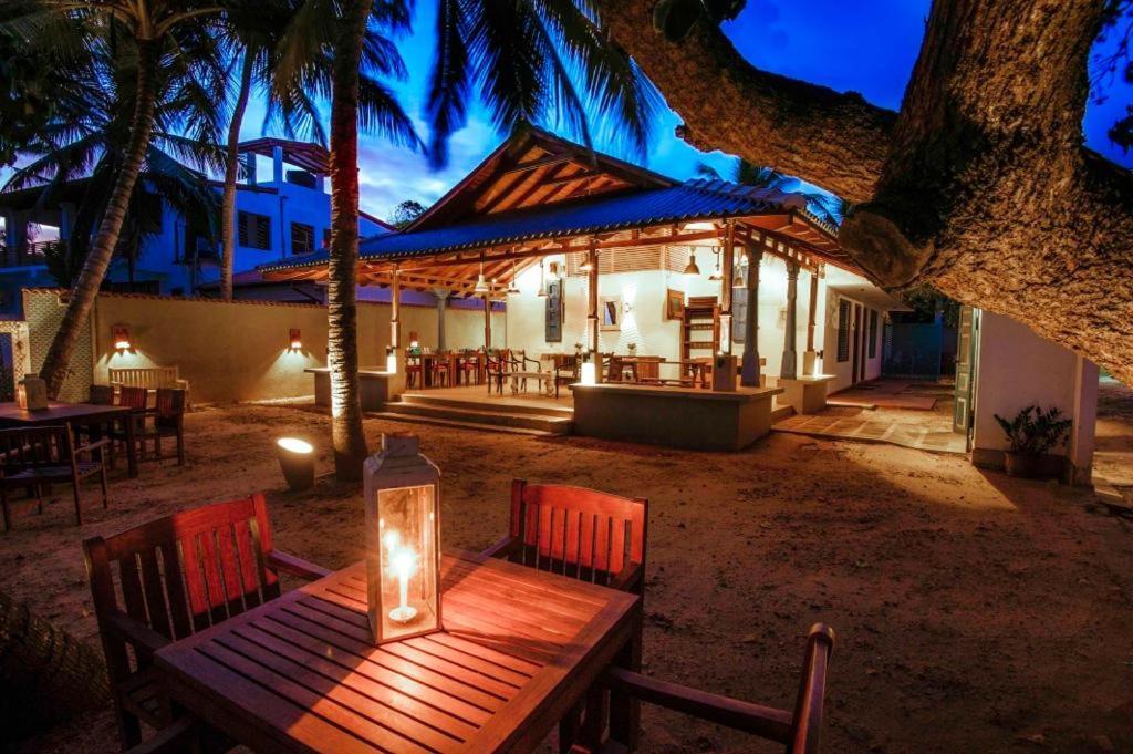 Ocean Gateway Dickwella Hotel Exterior photo